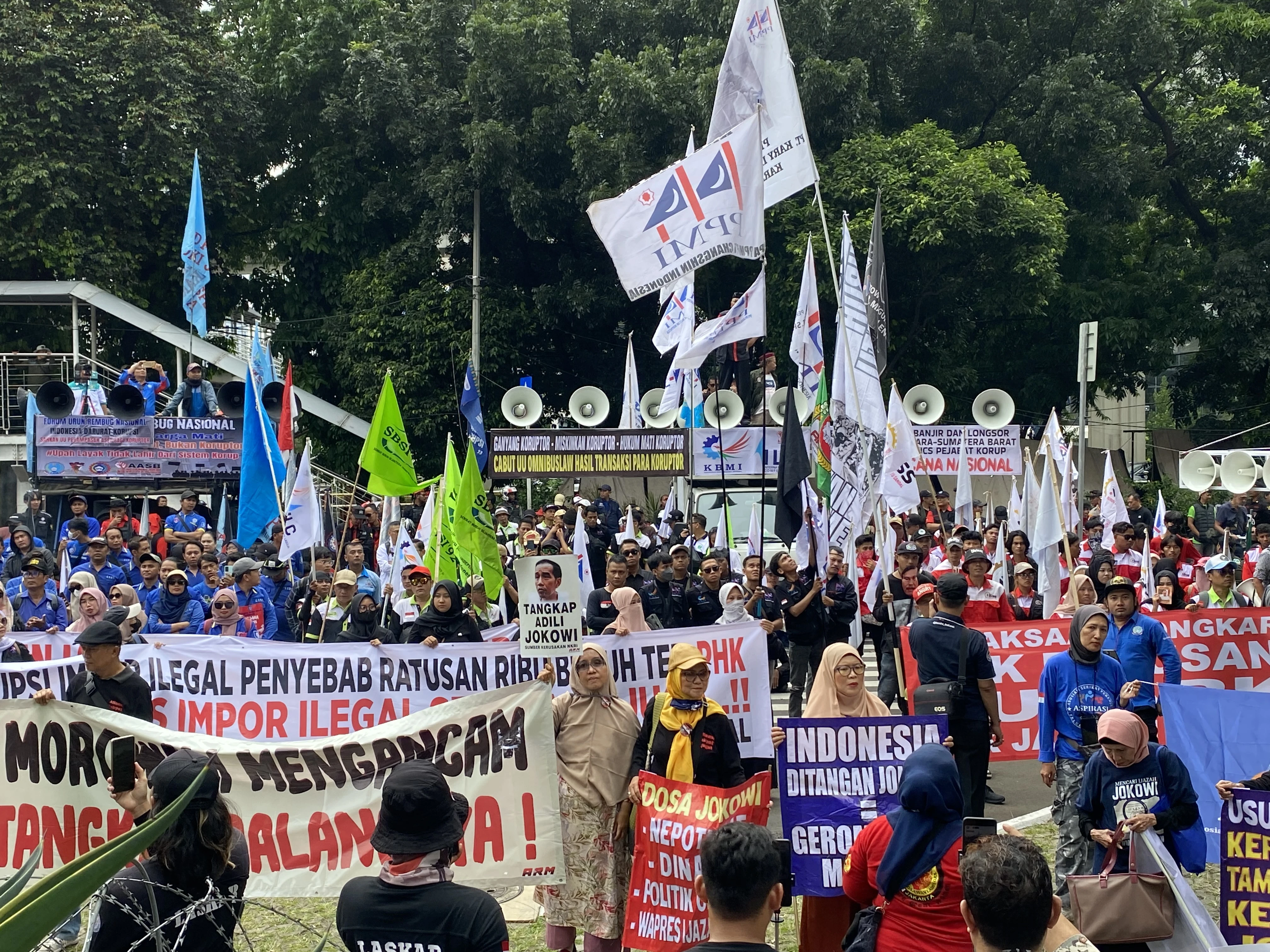 Di Jakarta, Buruh Dijanjikan Insentif Transportasi, Air Bersih Sampai BPJS Kesehatan