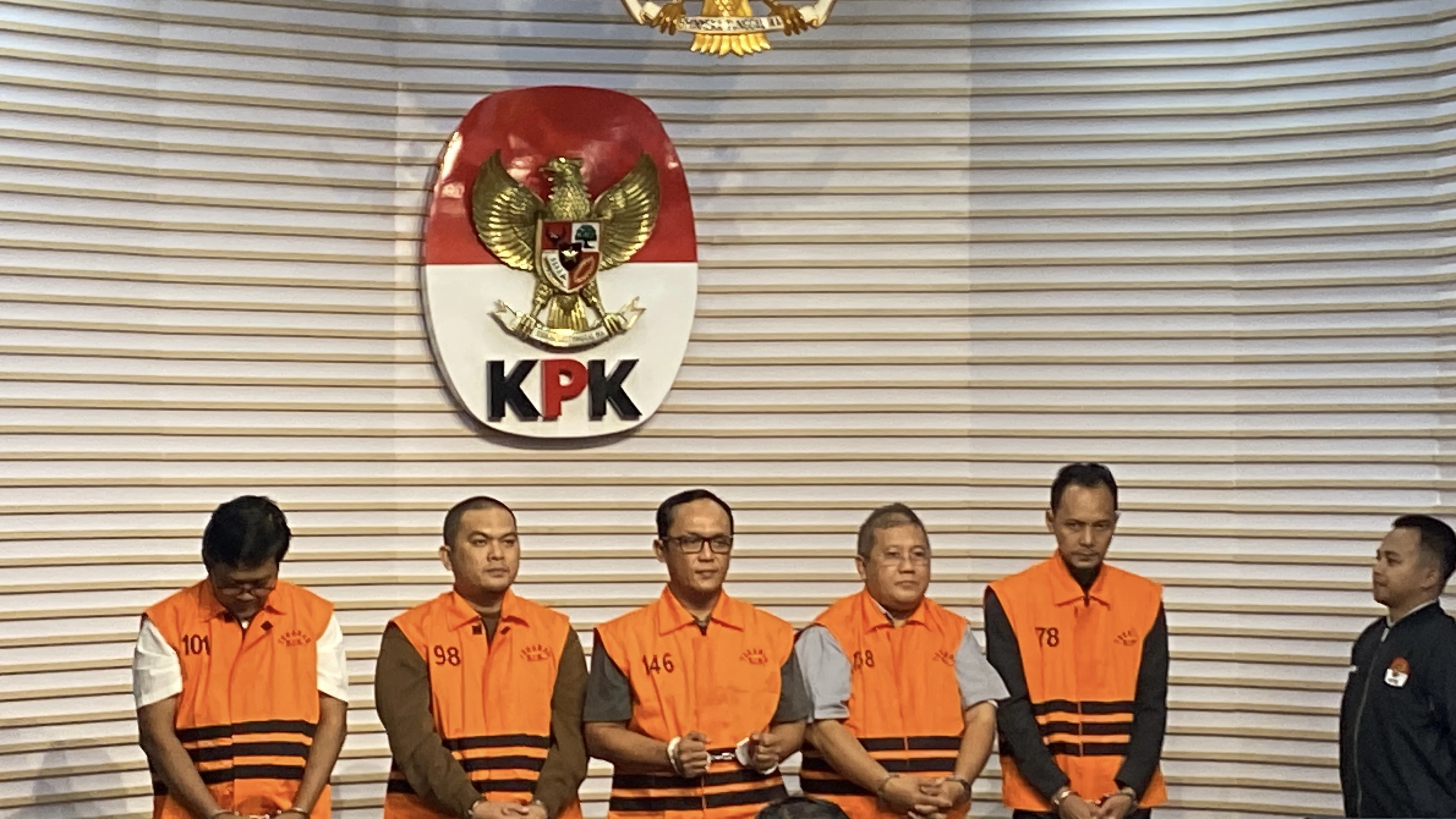 KPK Tetapkan Bupati Lampung Tengah dan 4 Lainnya Tersangka Suap