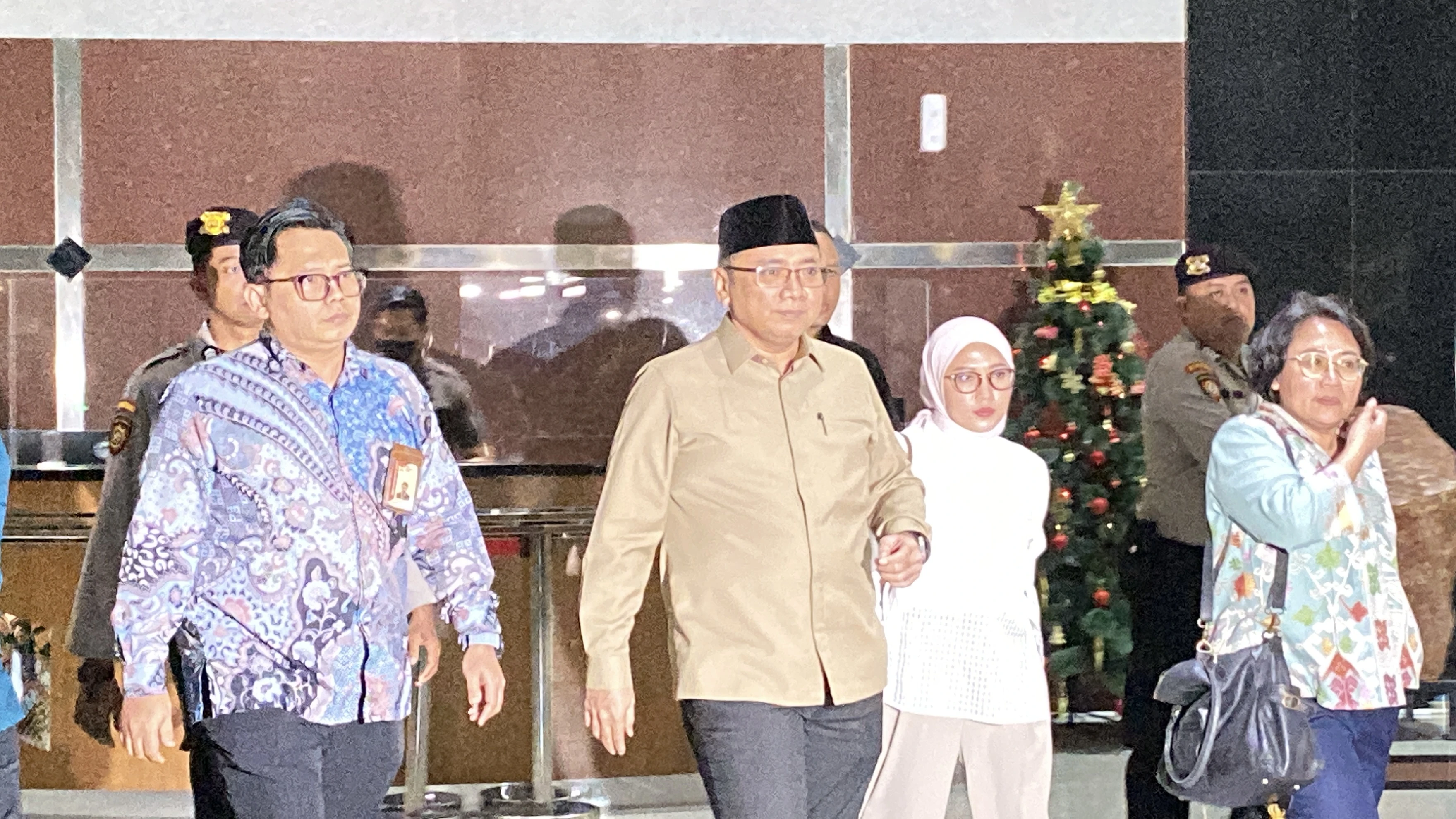 Eks Menag Yaqut Diperiksa Lebih dari 8 Jam di KPK: Hasilnya Tanya Penyidik