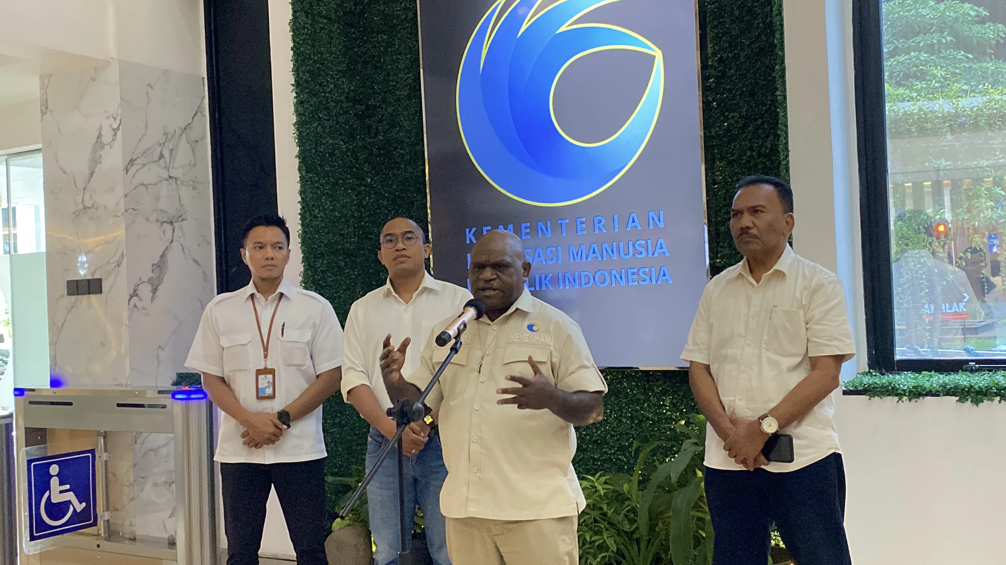 Pigai: Jajaran Kementerian HAM Tetap Bekerja Selama Nataru karena Digaji Uang Negara