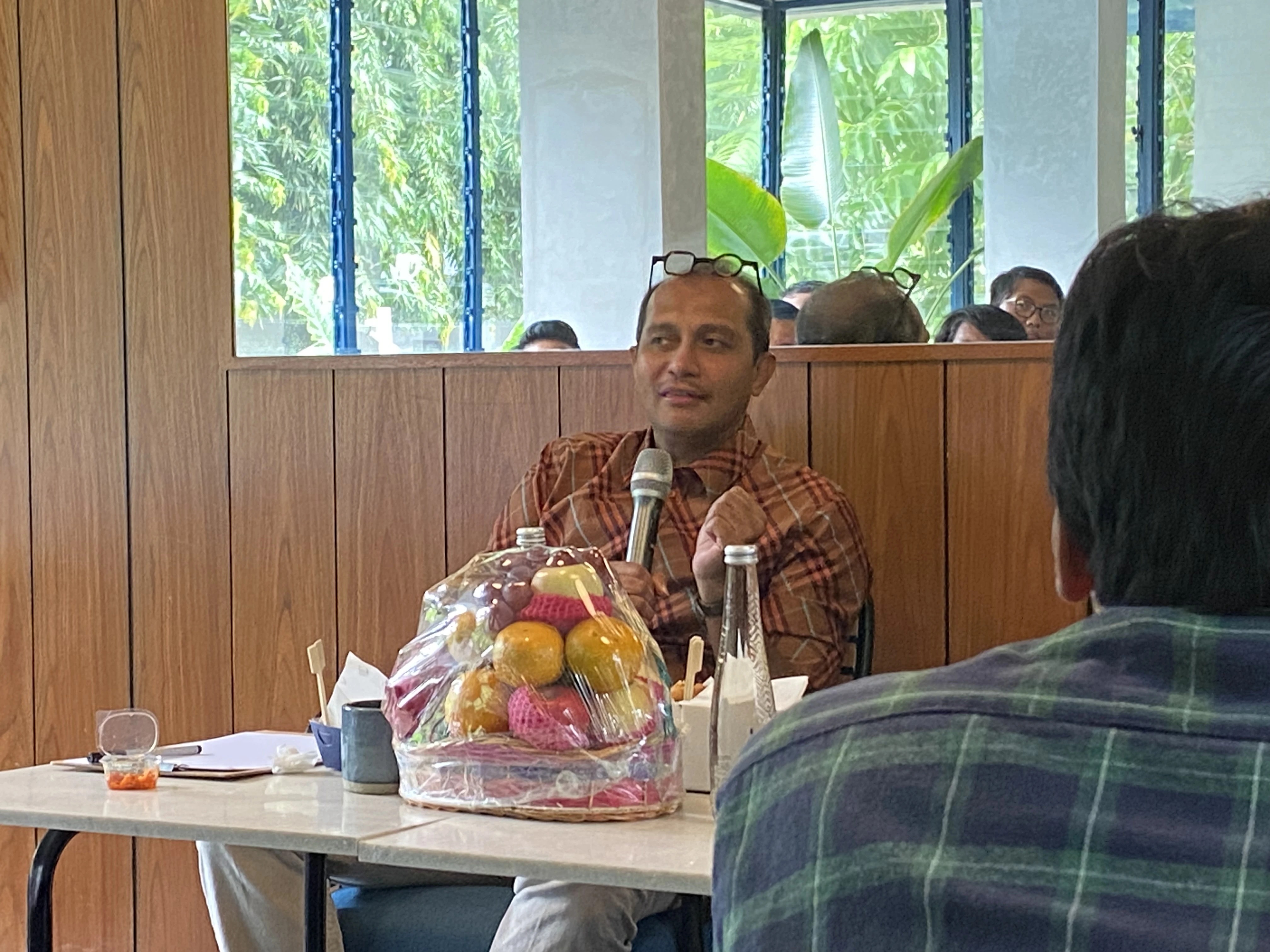 Presiden Kerap “Hadiahkan” Koruptor, Wamenkum: Hak Prerogatif Presiden