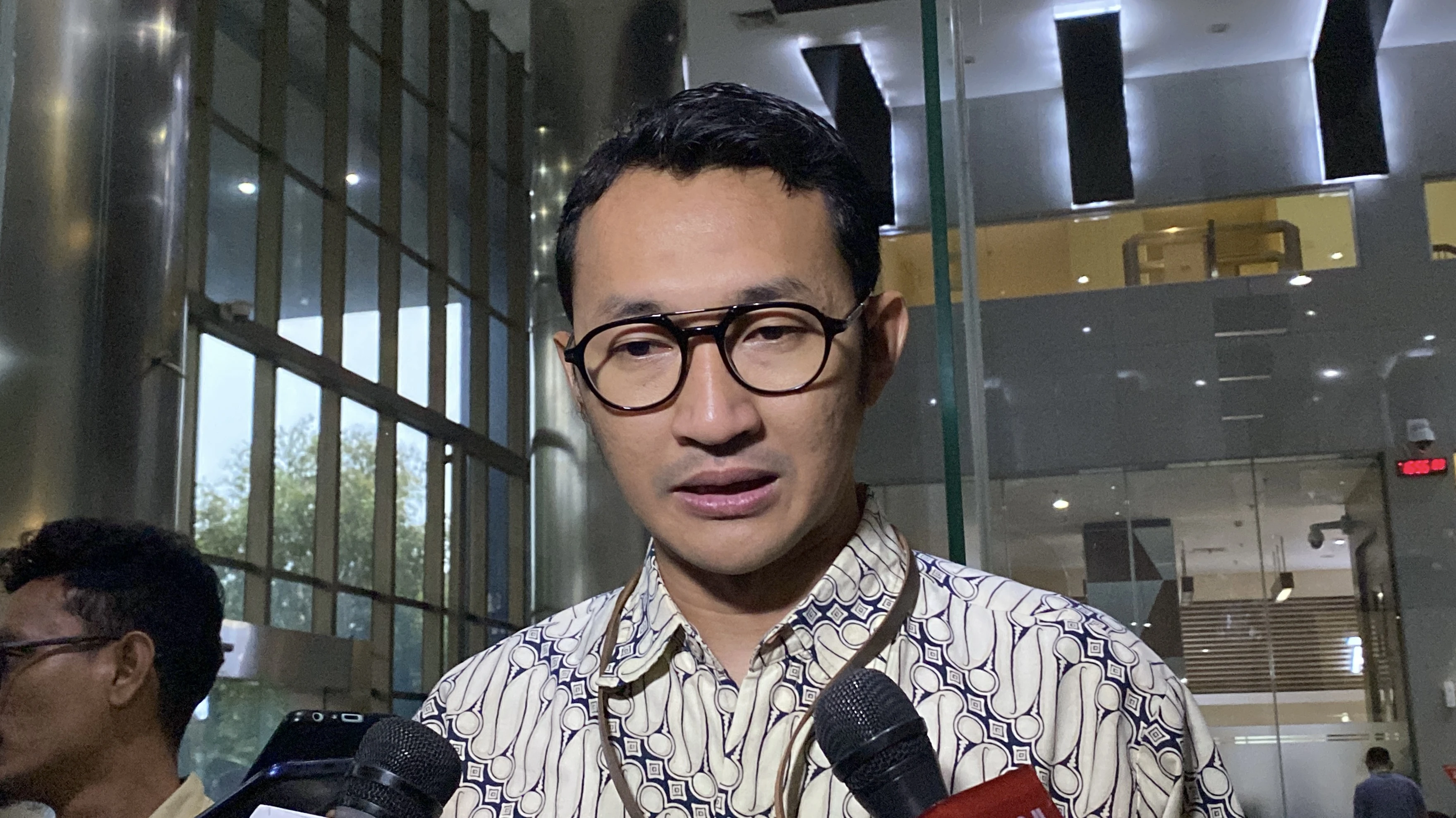 KPK Geledah Rumah Pribadi Kadis PUPR dan Rumah Pribadi Kadis Perizinan Madiun