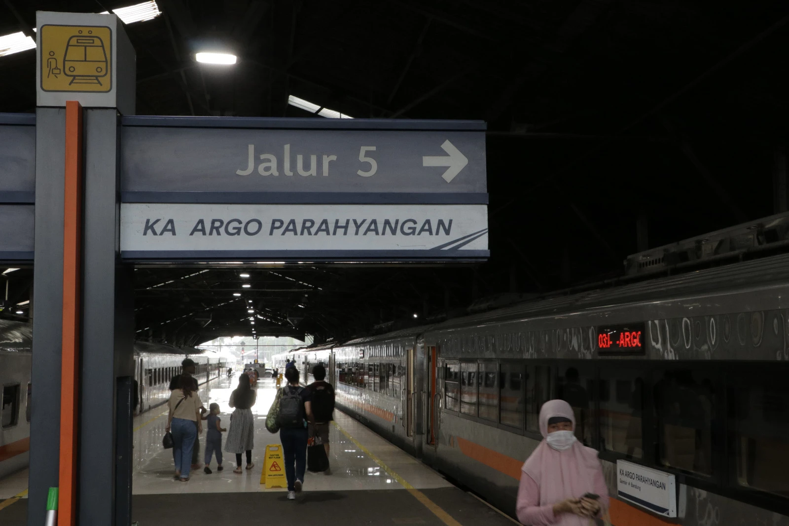 Imbas Kecelakaan Kereta Api di Bekasi Timur, KAI Batalkan 2 Perjalanan Argo Parahyangan