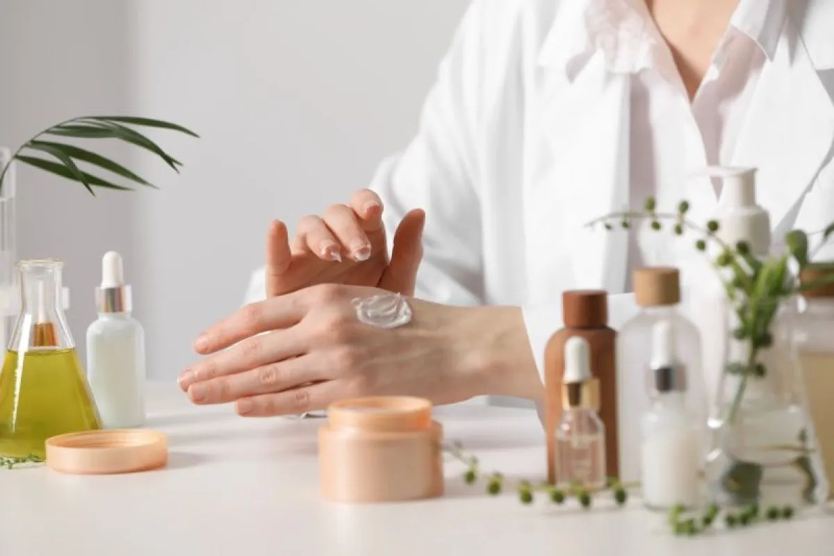 Bye Kusam! 7 Kandungan Skincare untuk Mencerahkan Wajah, Bikin Glow Up Seketika