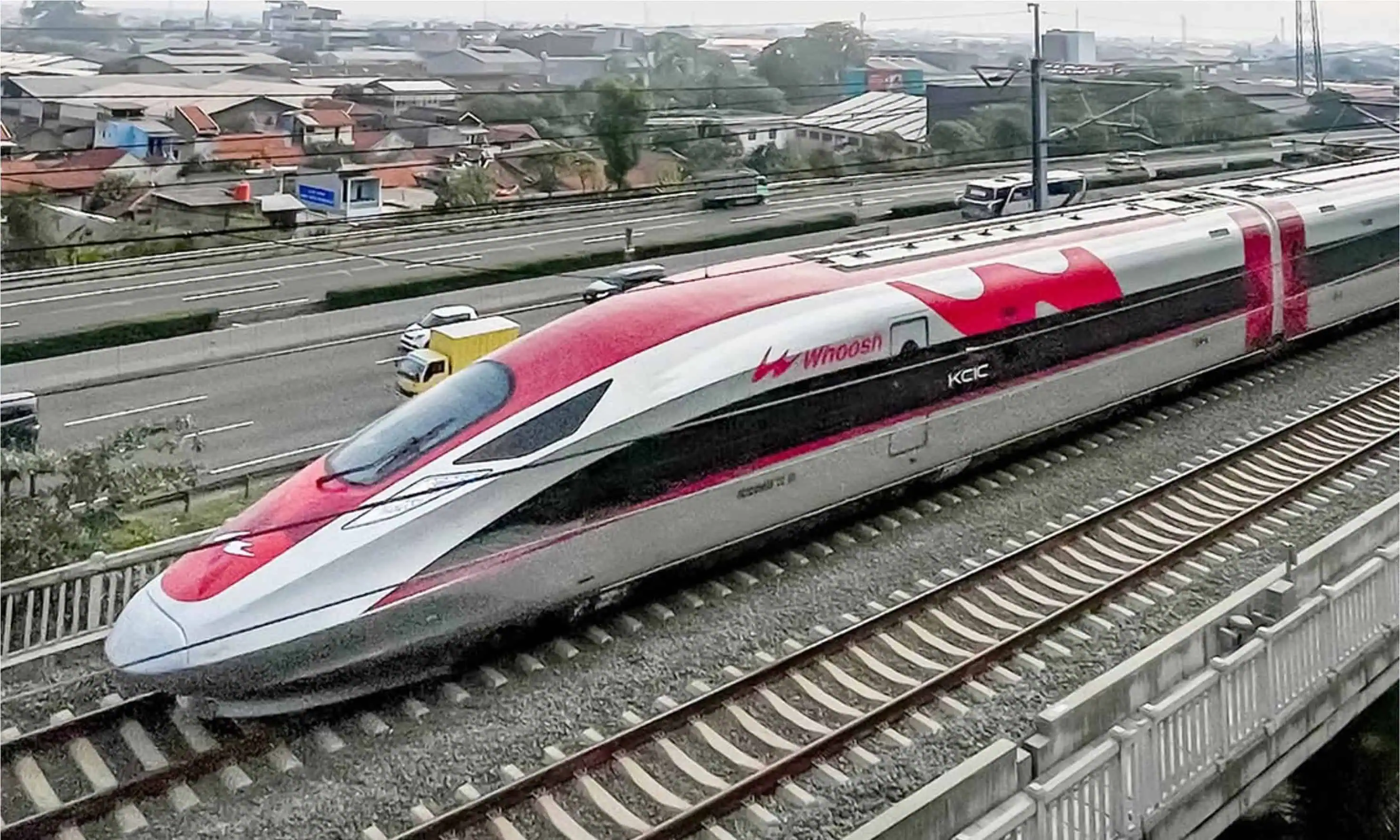Jerat Utang dan Jurus Sakti agar Kereta Cepat Whoosh Nggak Boncos