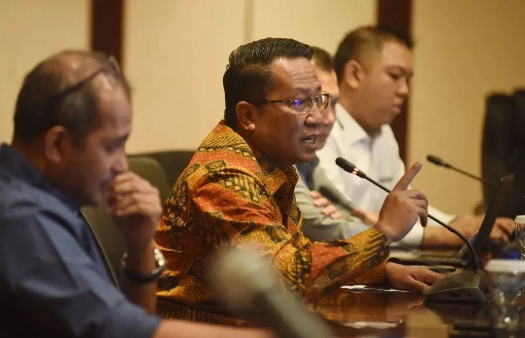 Menkum: Kirim Stiker Wajah Pejabat 'Tak Senonoh' di WA Bisa Dipidana