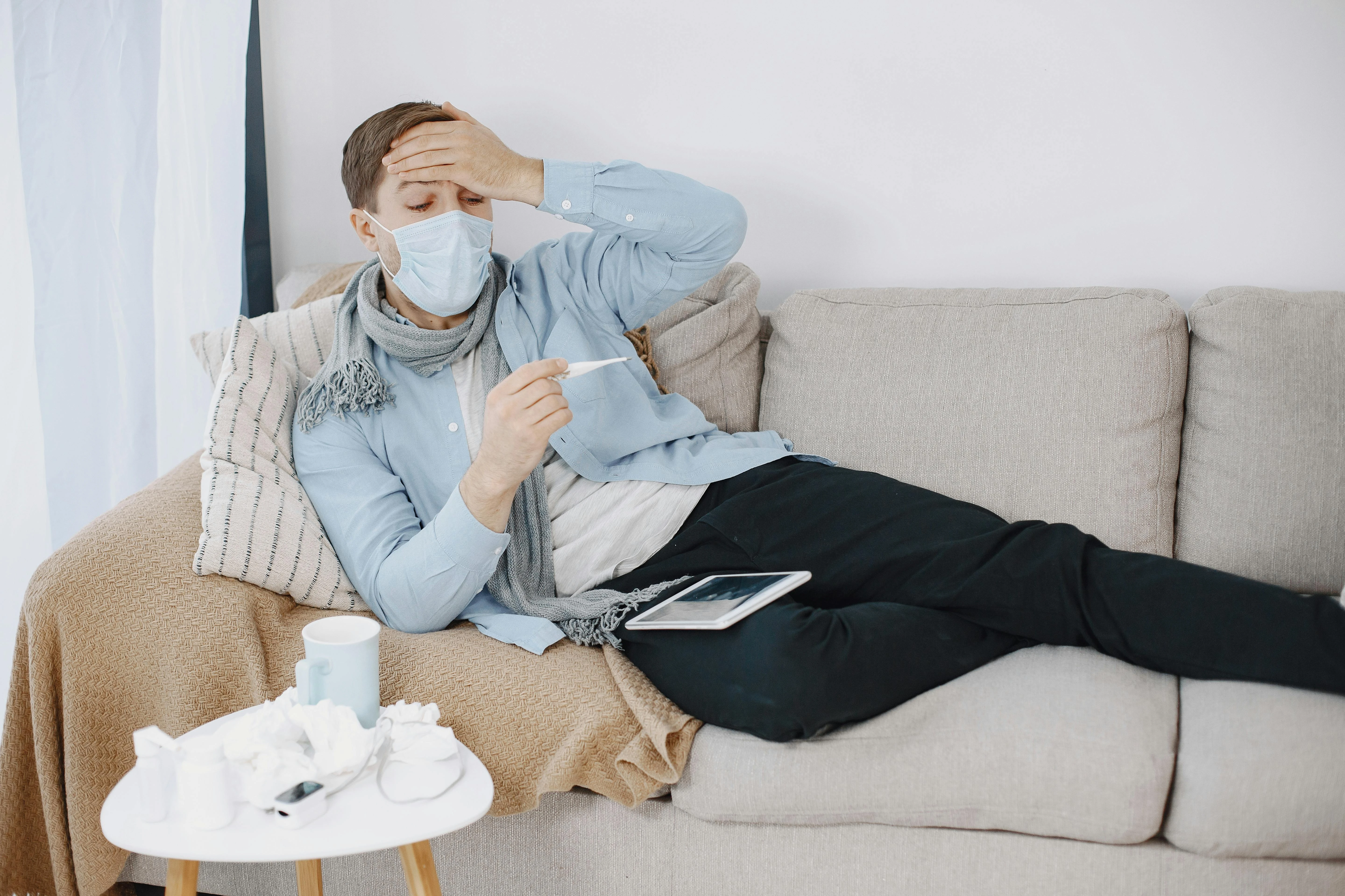 Fenomena Man Flu: Kenapa Pria Bisa Lebih Berlebihan Saat Sakit Demam