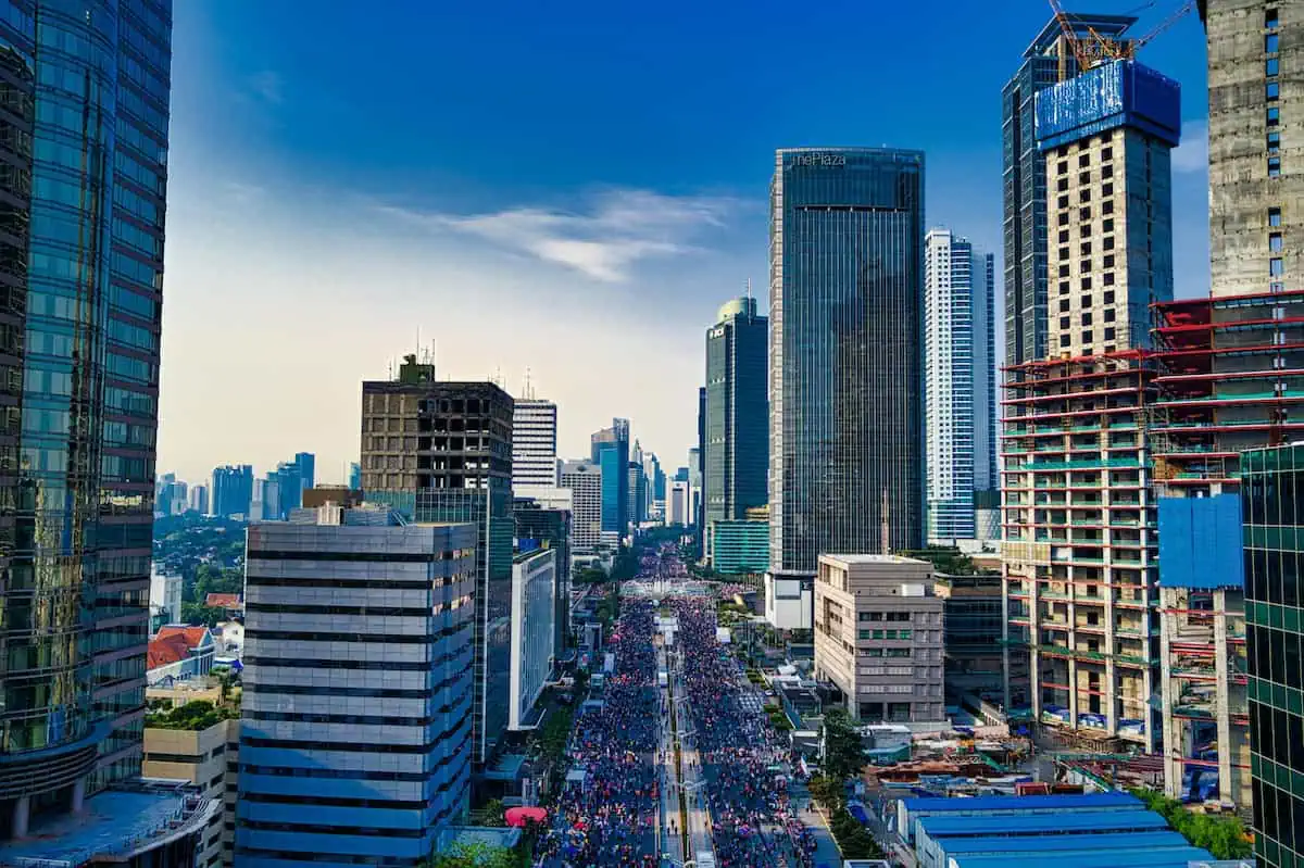 IMF Proyeksikan Ekonomi Indonesia Tumbuh 4,7% di 2025, Ungguli Malaysia