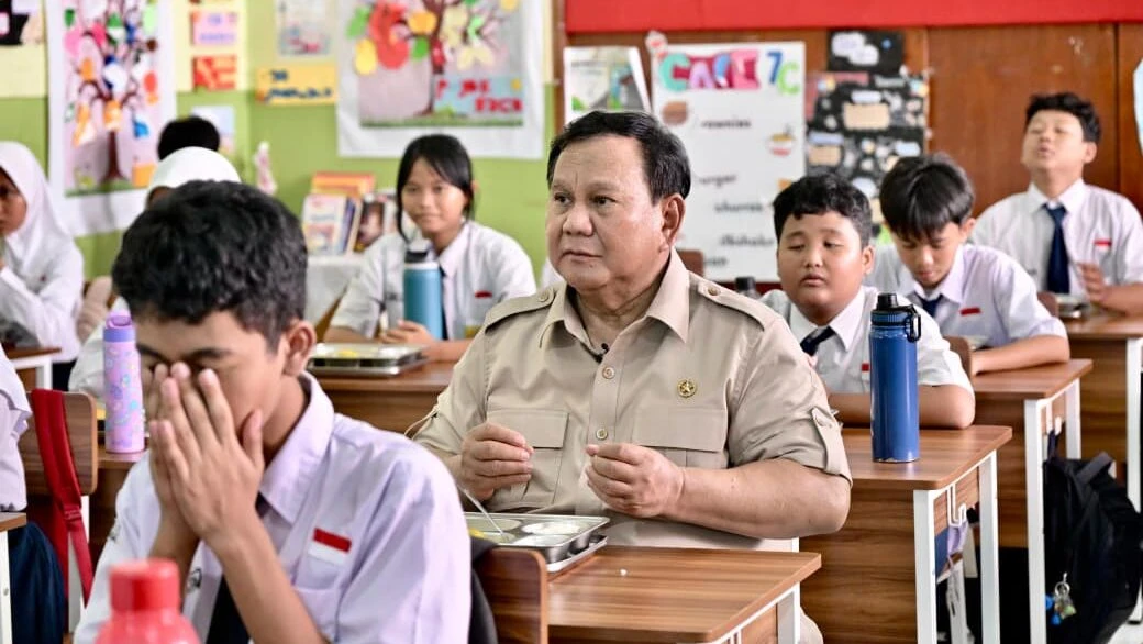 Evaluasi Menu MBG, Prabowo Larang Ayam Dipotong Terlalu Kecil dan Telur Dadar