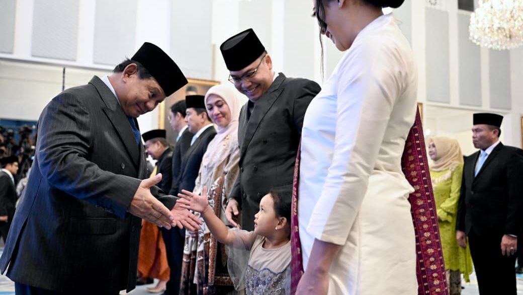 Mensesneg Buka Suara Soal Tiga Jabatan Angga Raka Prabowo
