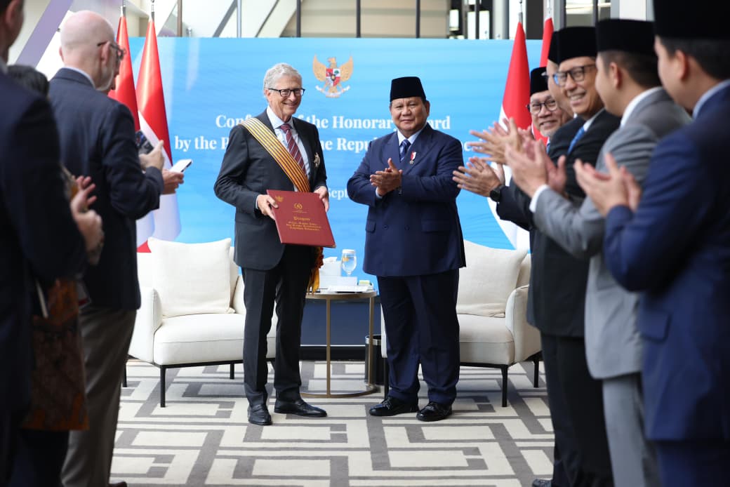 Prabowo Anugerahi Bill Gates Tanda Kehormatan