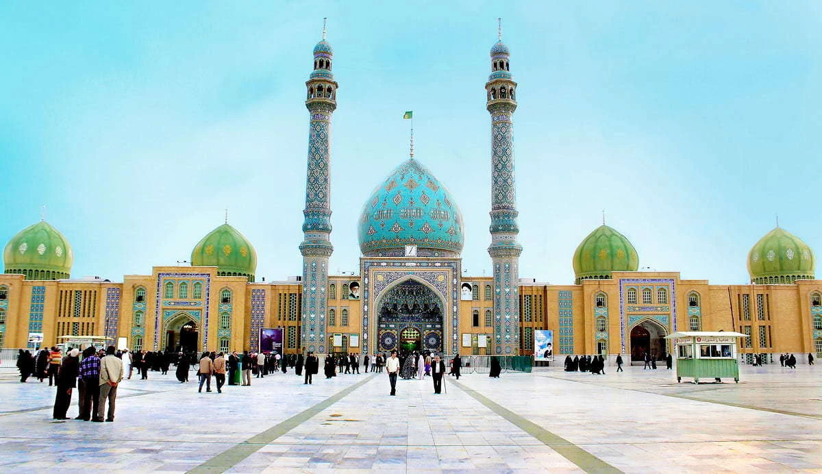 Bendera Merah Berkibar di Atas Kubah Masjid Jamkaran Iran, Apakah Ini Simbol Balas Dendam?
