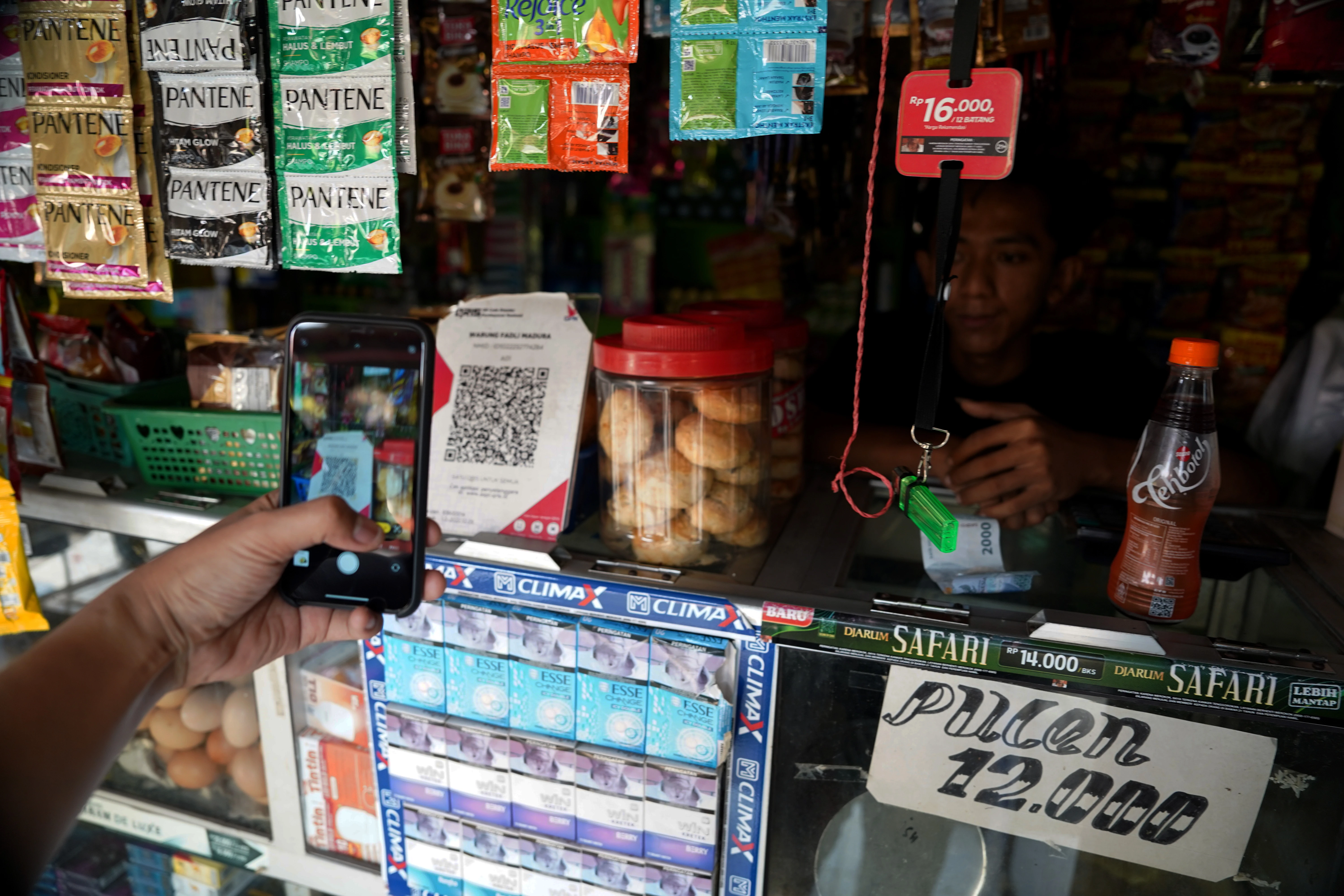 DPR: Toko Wajib Terima Uang Tunai atau Kena Pidana