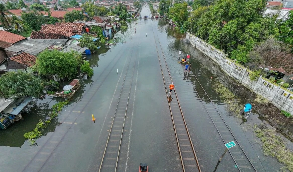 Sebanyak 11 Kereta Api Batal Berangkat Imbas Banjir Pekalongan