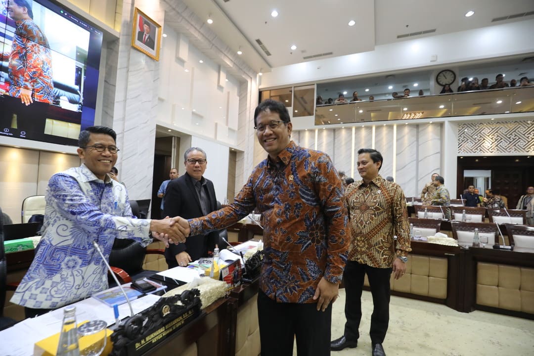 Menteri Keuangan Purbaya Yudhi Sadewa dan Ketua Komisi XI DPR Mukhamad Misbakhun