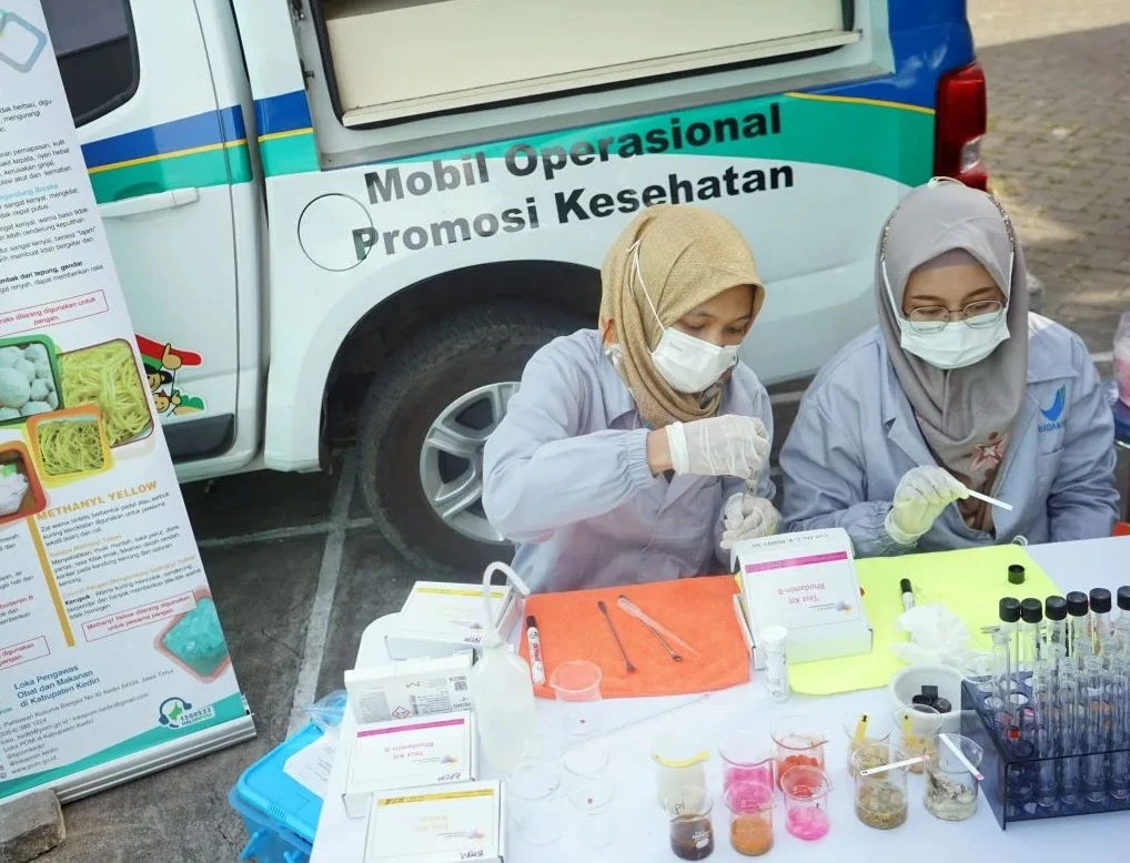 Bahaya Rhodamin-B di Takjil Ramadan: BPOM Temukan Kerupuk Berpewarna Sintetis