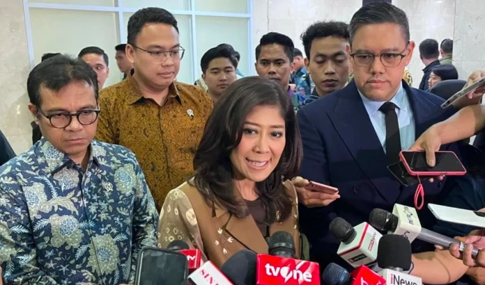 Komdigi Batasi Medsos Anak: Solusi atau Masalah Baru?