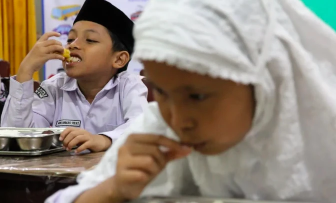 Tembus 80,7%! Gen Z Kompak Dukung Program Makan Gratis Presiden Prabowo