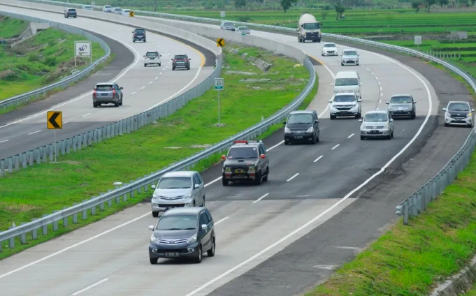 Jadwal One Way Mudik Lebaran 2026 Berlaku Hari Ini: Cek Rute Tol Jakarta-Cikampek hingga Semarang