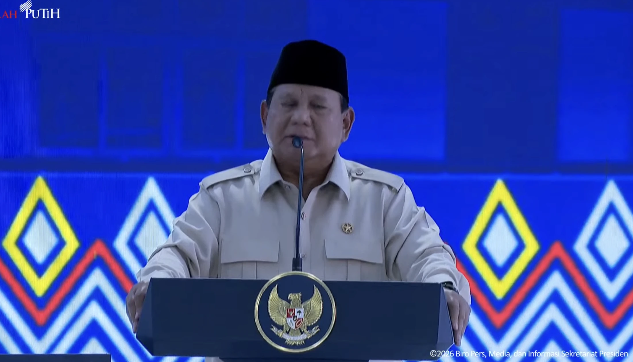 Prabowo Minta TNI-Polri Bina Guru Soal Kerapian di Sekolah