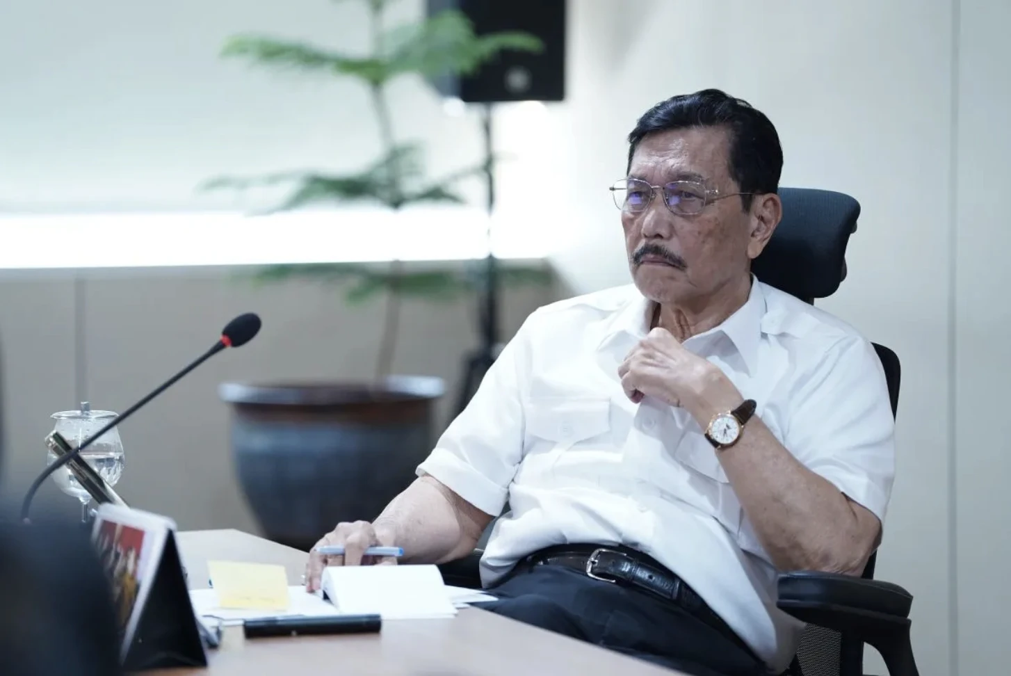 Luhut Tegaskan Tak Miliki Saham Toba Pulp Lestari