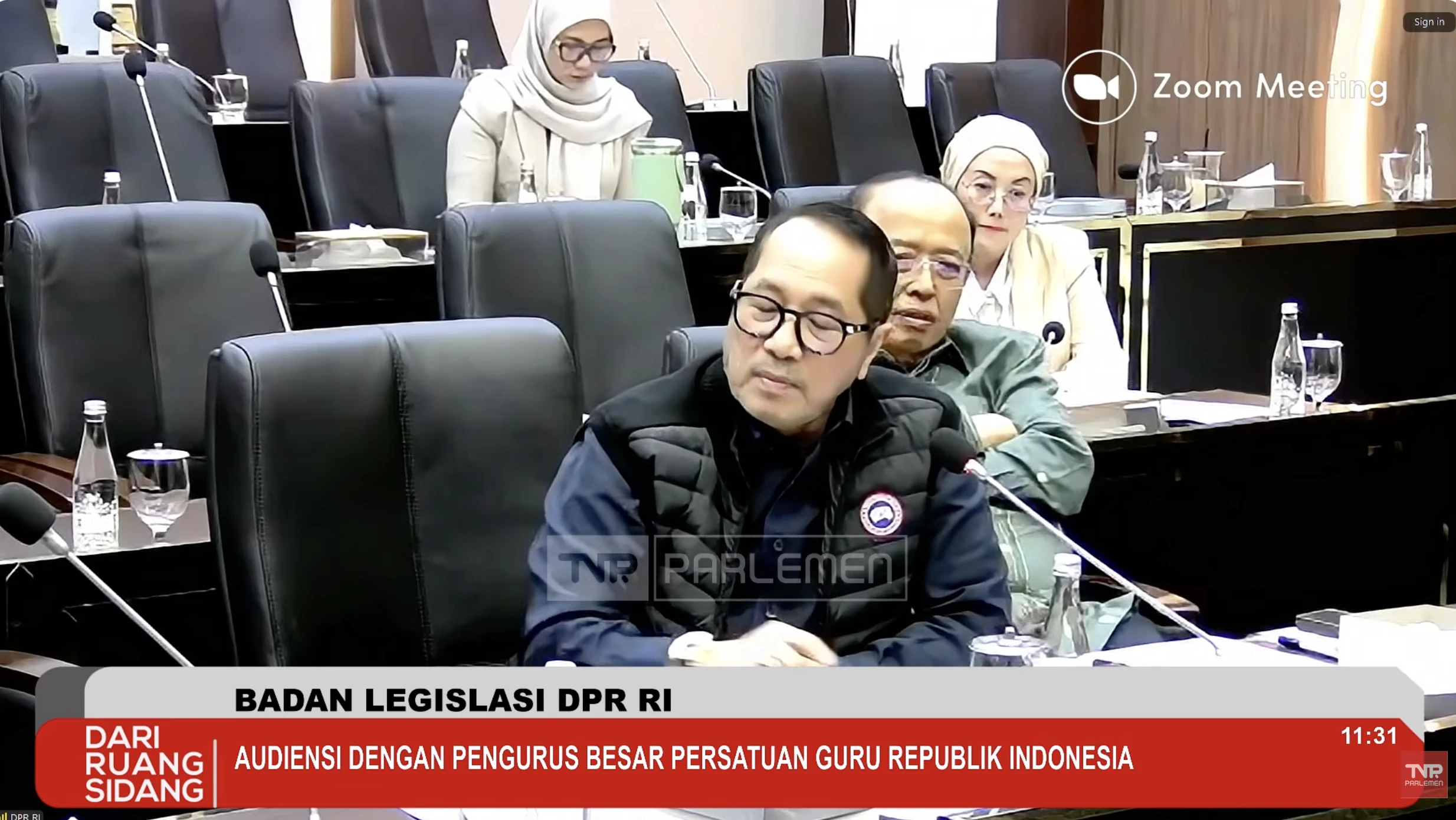 Lewat Omnibus Law, Baleg Upayakan Guru di Atas 35 Tahun Otomatis PNS