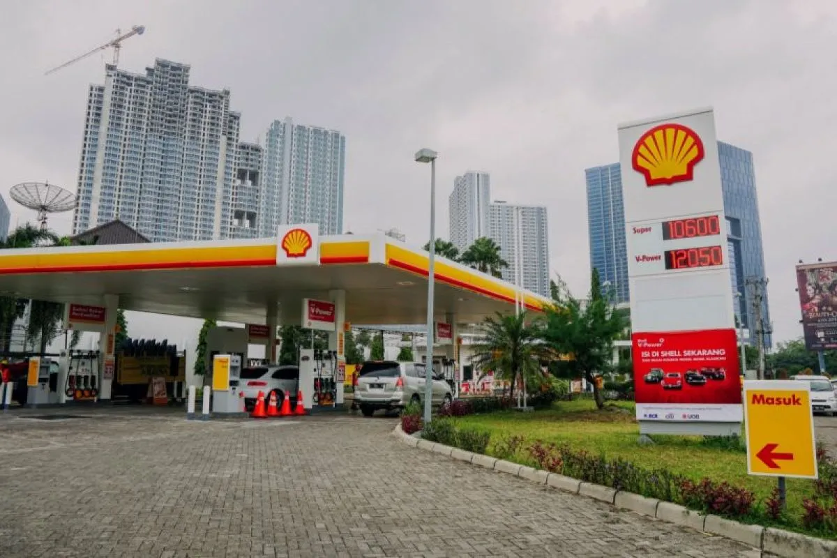 Pertamina dan Shell Sepakati Pasokan 100 Ribu Barel Bahan Bakar Murni