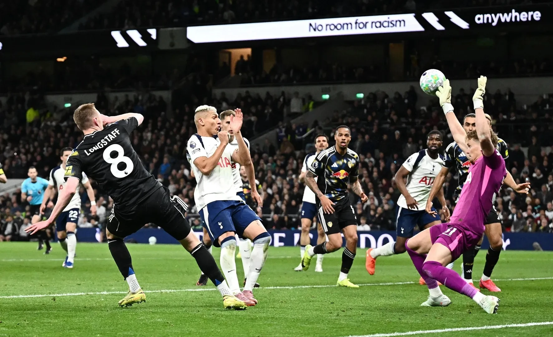 Laga Tottenham vs Leeds