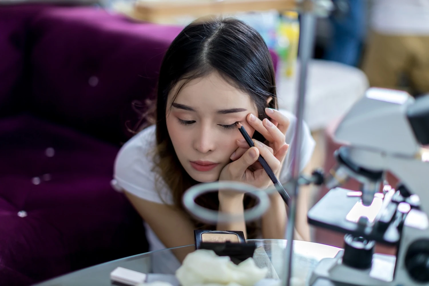 Urutan Make Up yang Benar Agar Tahan Lama dan Tampil Maksimal