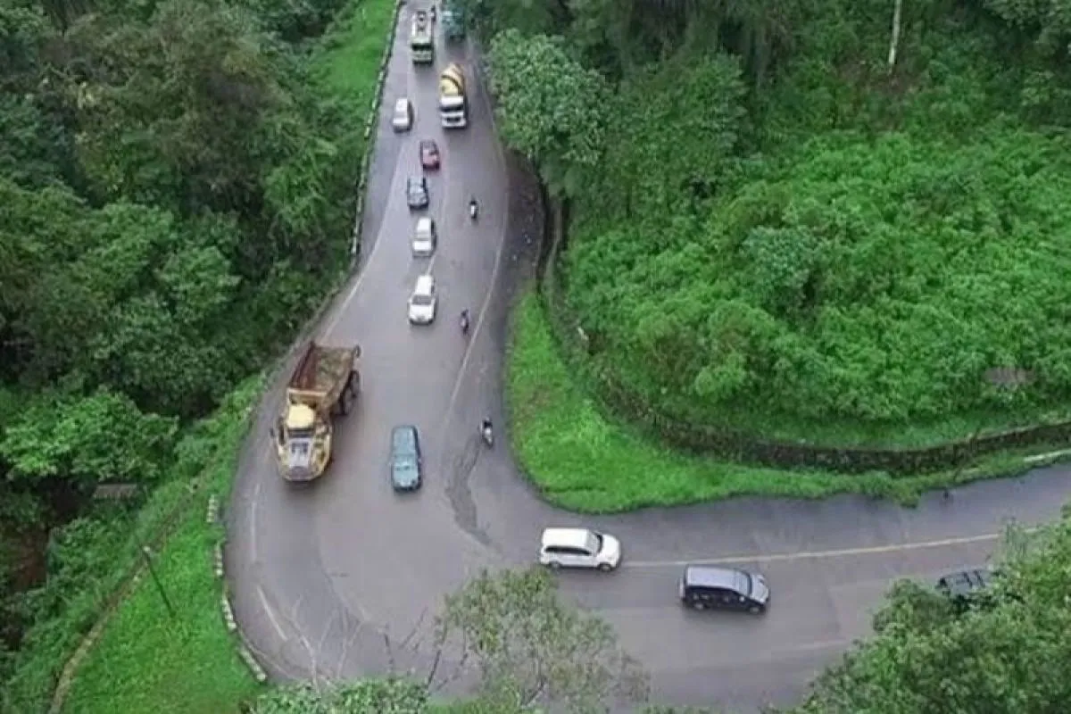 Tikungan Sitinjau Lauik Diserbu Rombongan EFoto-Foto, Nama Arteria Dahlan Ikut Disebut, Ini Bahayanya