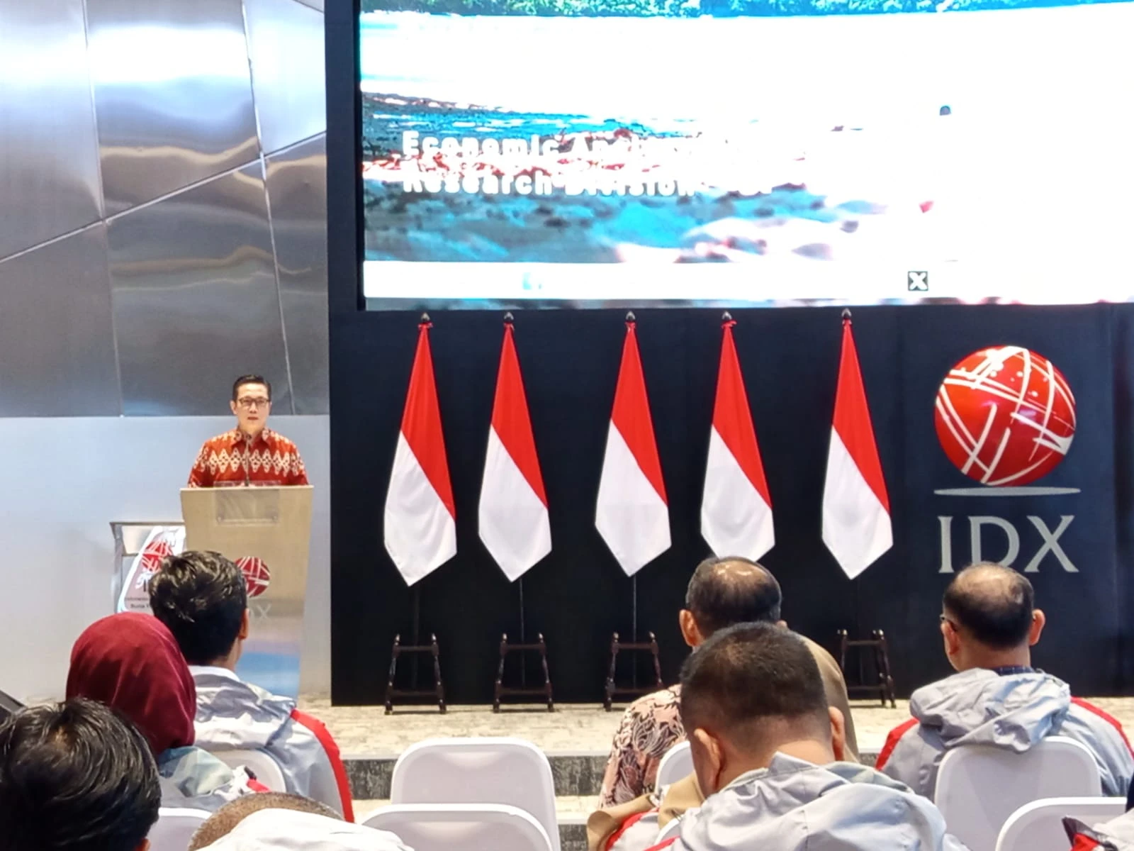 Direktur Pengembangan BEI Jeffrey Hendrik