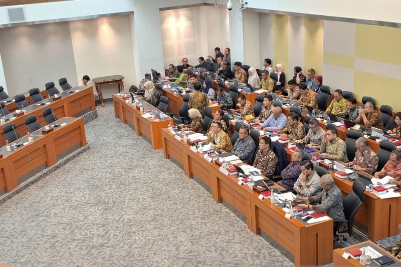 Banggar DPR Usul Bantuan Pangan Ditambah Minyak Goreng, Menkeu Setuju