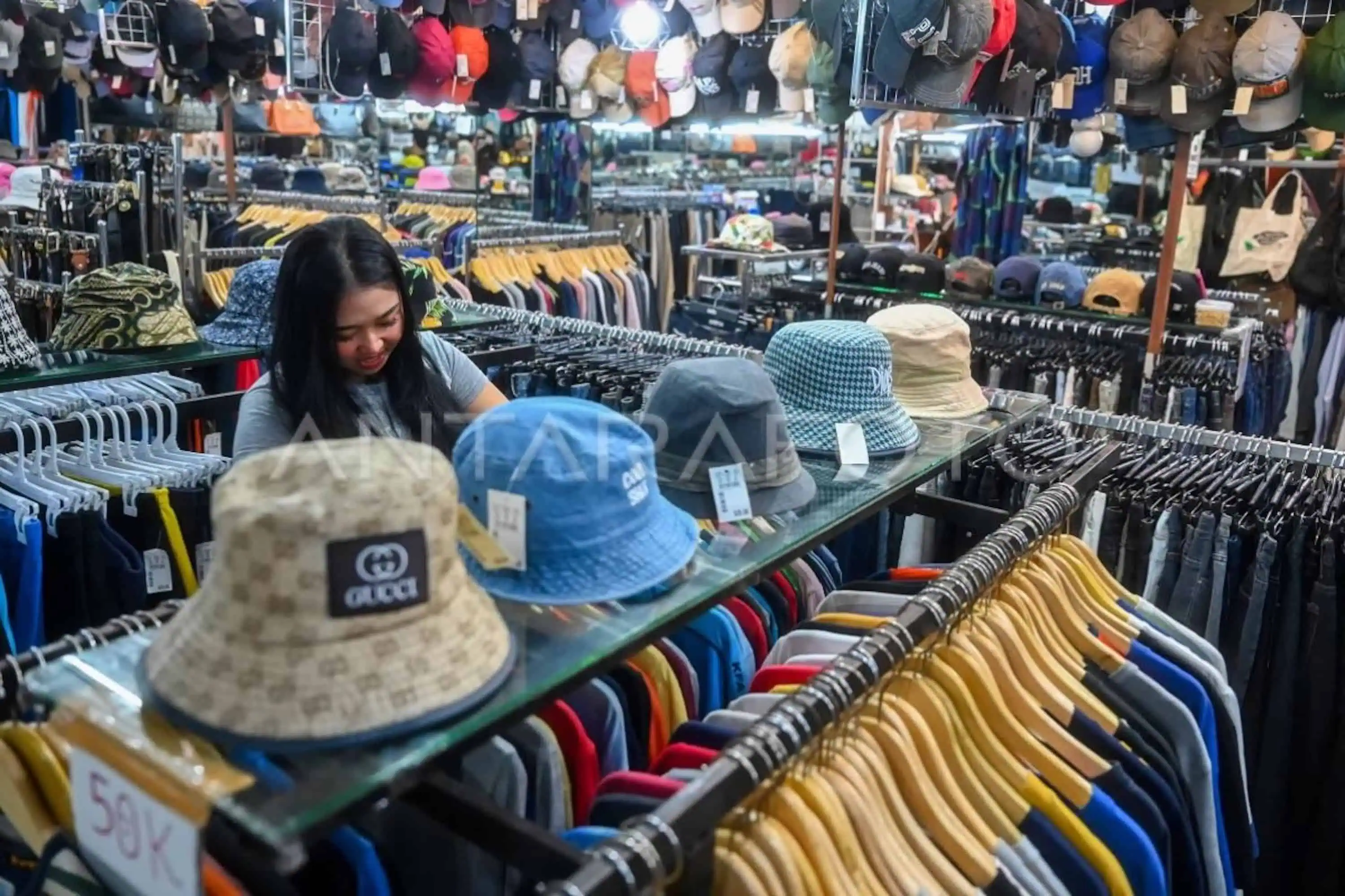 Semua Harus Tahu! Ternyata Nggak Semua Pakaian Thrift Ilegal