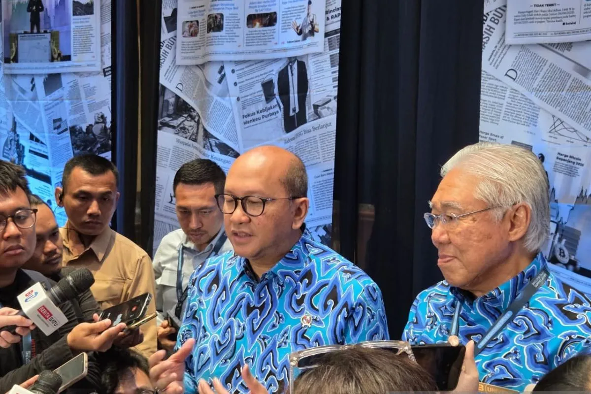 Utang Kereta Cepat Membengkak, Rosan Akui Sedang Negosiasi dengan China