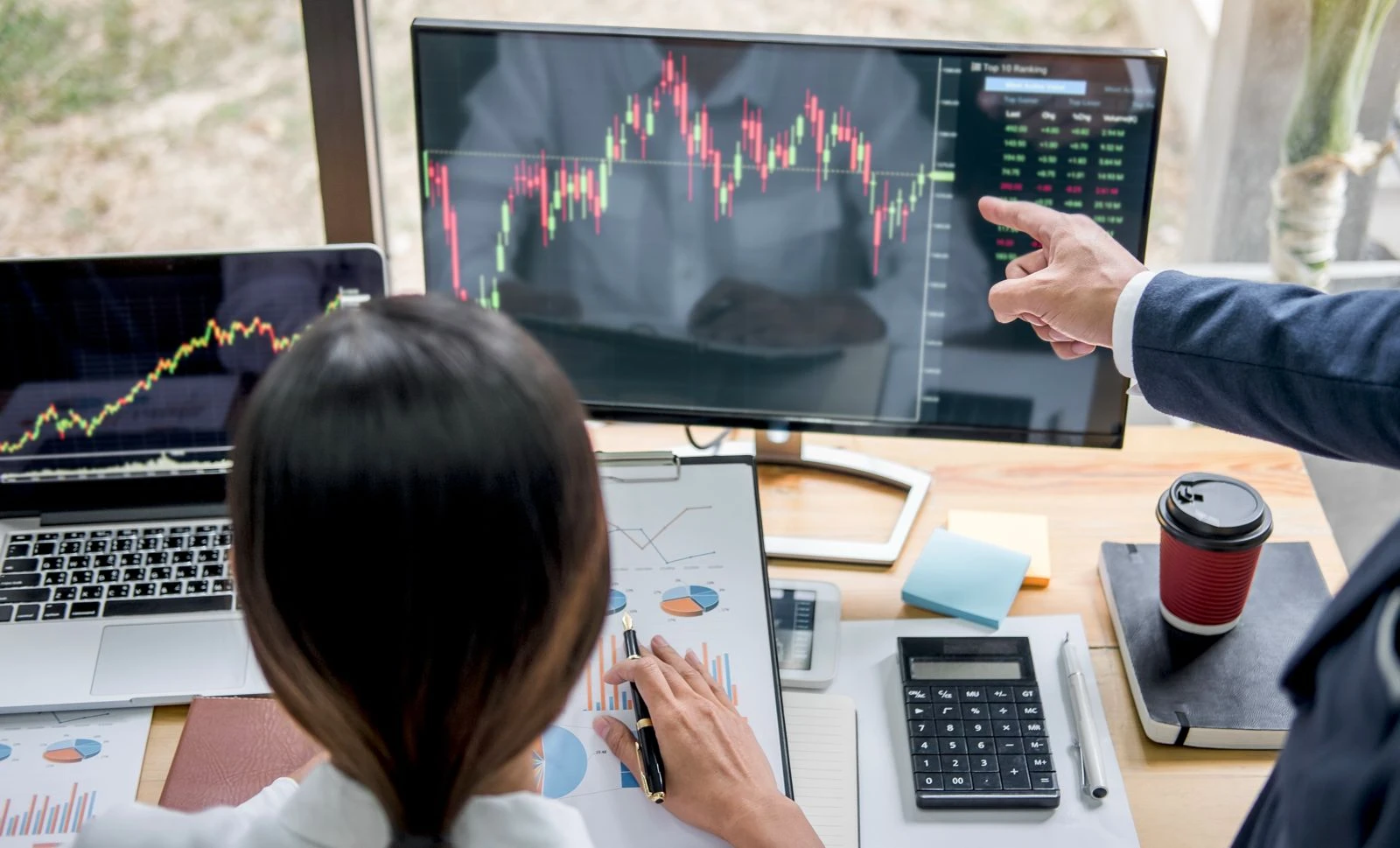 IHSG Kamis 30 Oktober 2025 Ditutup Naik 0,22% ke 8184,06