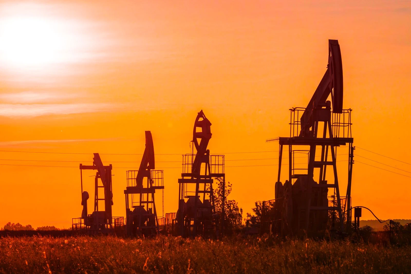 Harga Minyak Dunia Turun di Tengah Kelebihan Pasokan Global