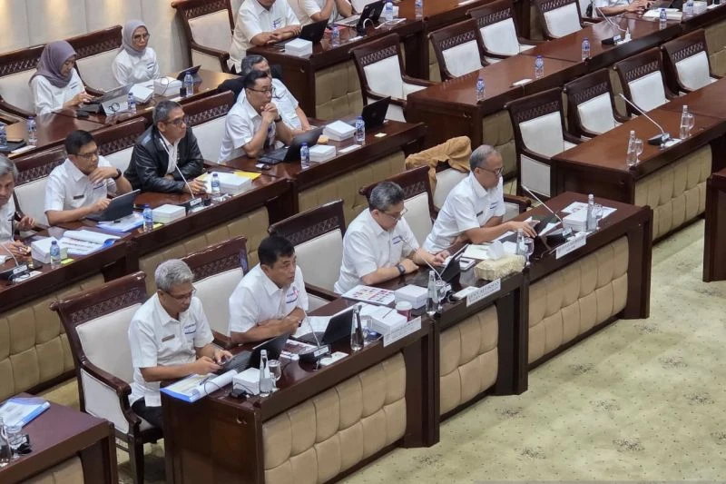 Direktur Jenderal Bea dan Cukai Djaka Budhi, thrifting, impor pakaian bekas ilegal