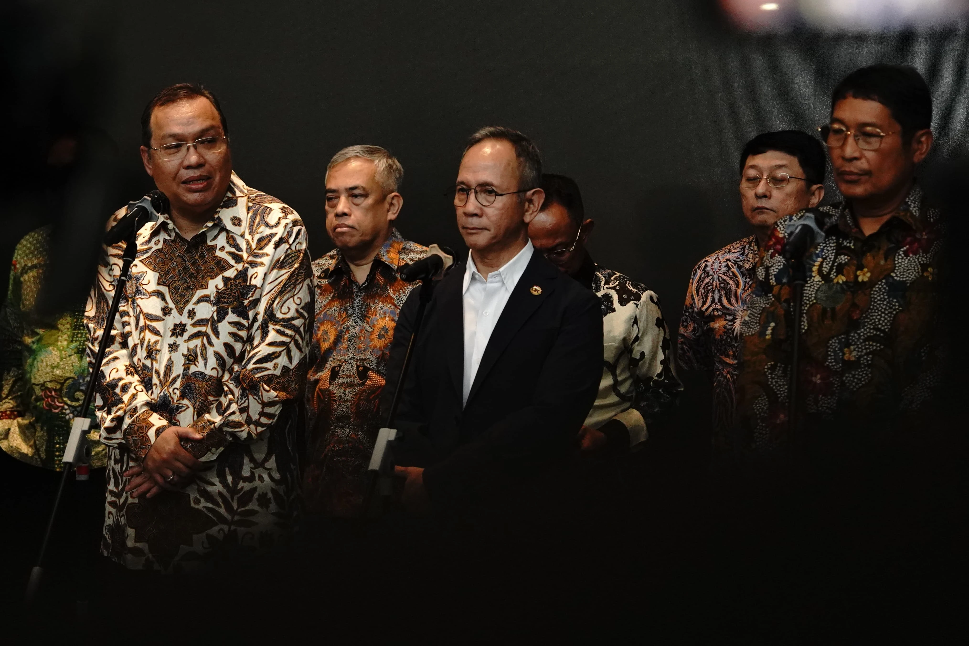 Ketua Dewan Komisioner OJK Mahendra Siregar