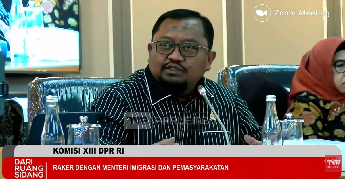 DPR: Seragam Keren Tapi Petugas Imigrasi Bandara Susah Makan