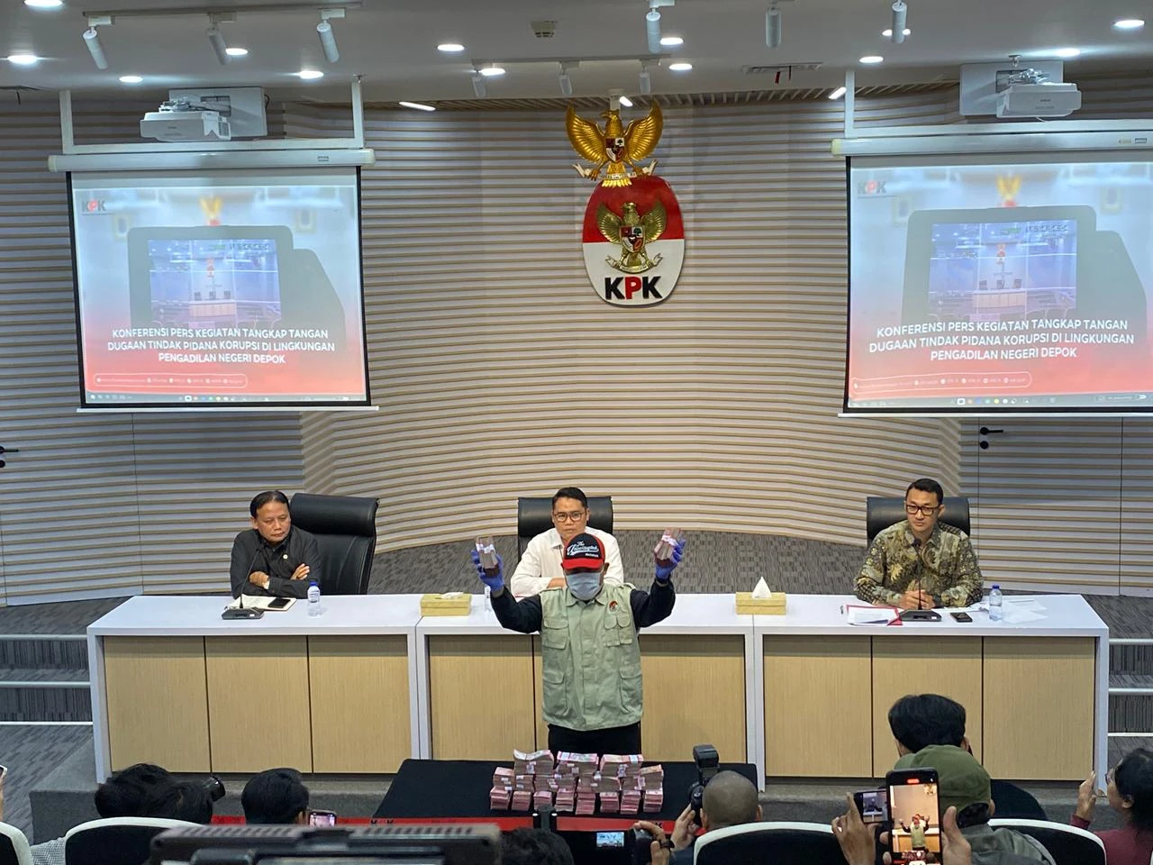 OTT Depok: Ketua dan Wakil PN Depok Minta Fee Rp1 Miliar untuk Percepat Eksekusi Lahan