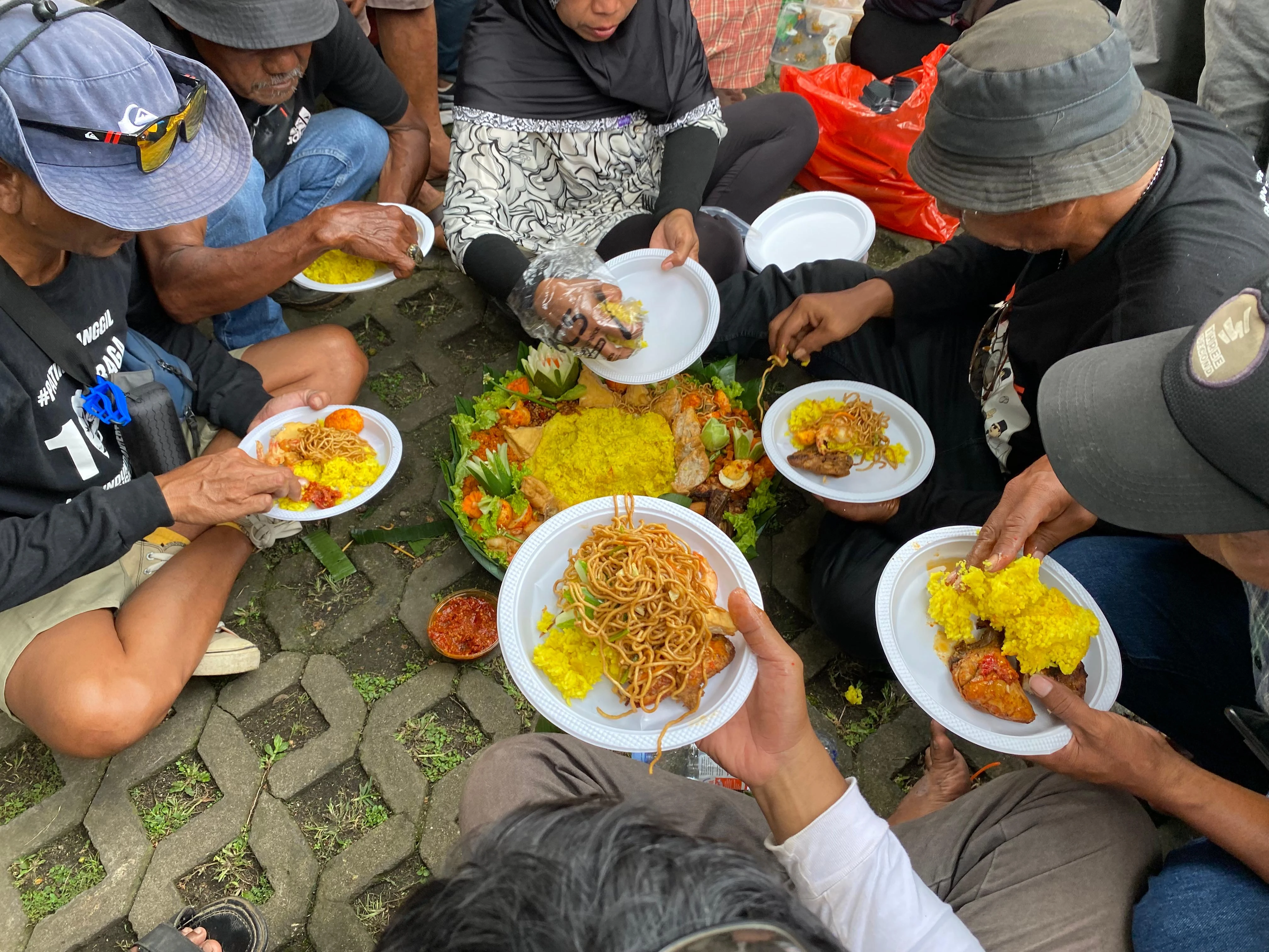 Warga Pati Tumpengan Syukuri OTT Sudewo, KPK: Jarak Bukan Lagi Halangan