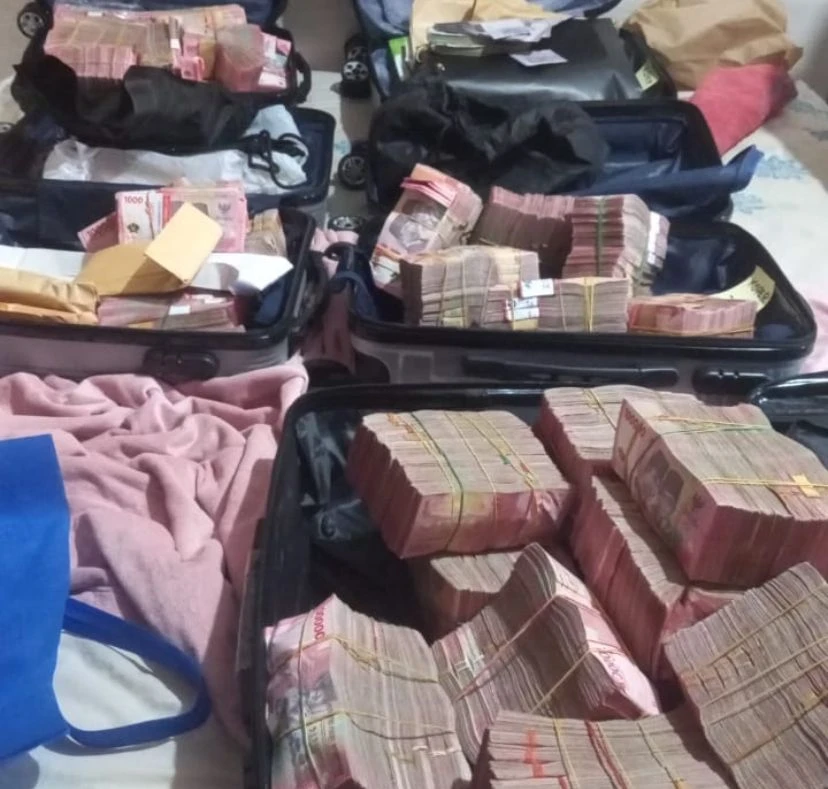 Suap Bea Cukai, KPK Lakukan Geledah Sita Lima Koper Berisi Rp5 Miliar