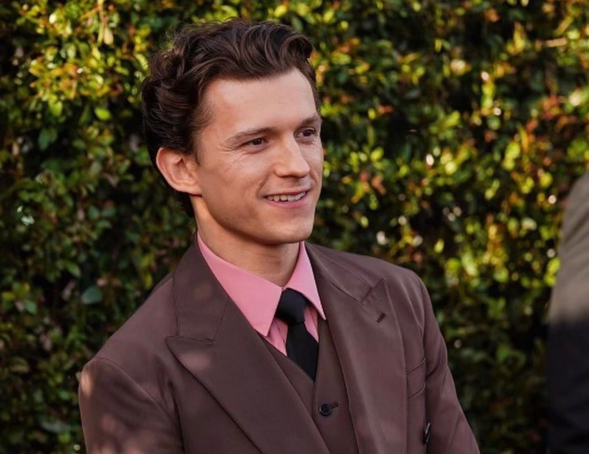 Bukan Sekadar Spider-Man, Ini 7 Film Tom Holland yang Wajib Kamu Tonton!