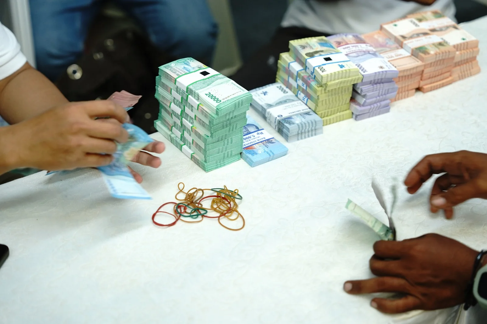 Purbaya Tegaskan Pelemahan Rupiah Bukan Tanda Ekonomi Memburuk