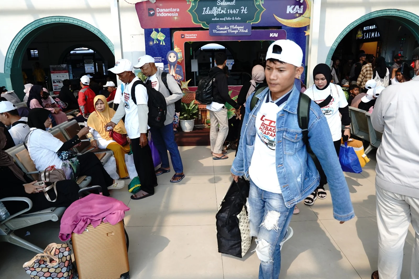 Kemenhub: Pemudik Angkutan Umum Naik 8,58%, Kereta Api Jadi Primadona