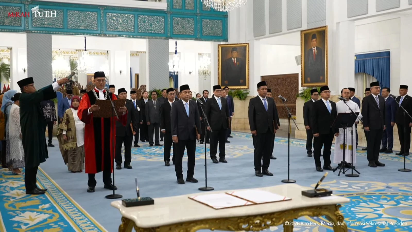 Presiden Prabowo Lantik Hakim MK, 9 Anggota Ombudsman, dan Dubes Oman